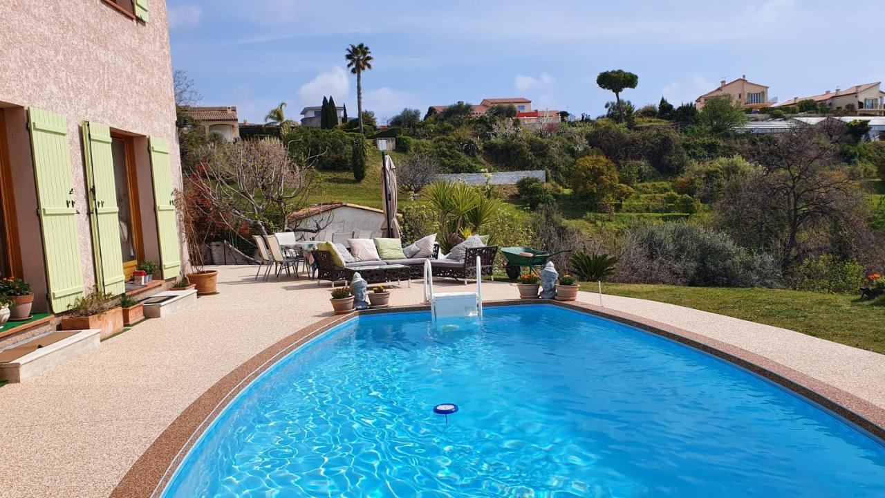 Studio-Mezzanine Dans Villa Cagnes-sur-Mer Buitenkant foto